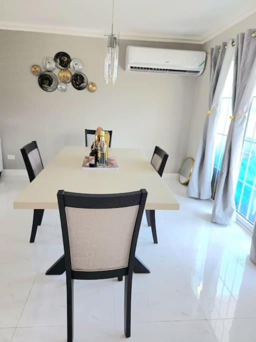 Villa Brand New Luxurious Townhouse In Negril Extérieur photo