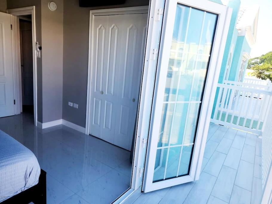 Villa Brand New Luxurious Townhouse In Negril Extérieur photo