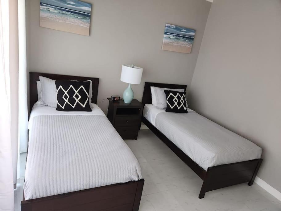 Villa Brand New Luxurious Townhouse In Negril Extérieur photo