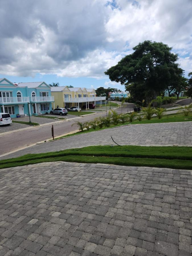 Villa Brand New Luxurious Townhouse In Negril Extérieur photo